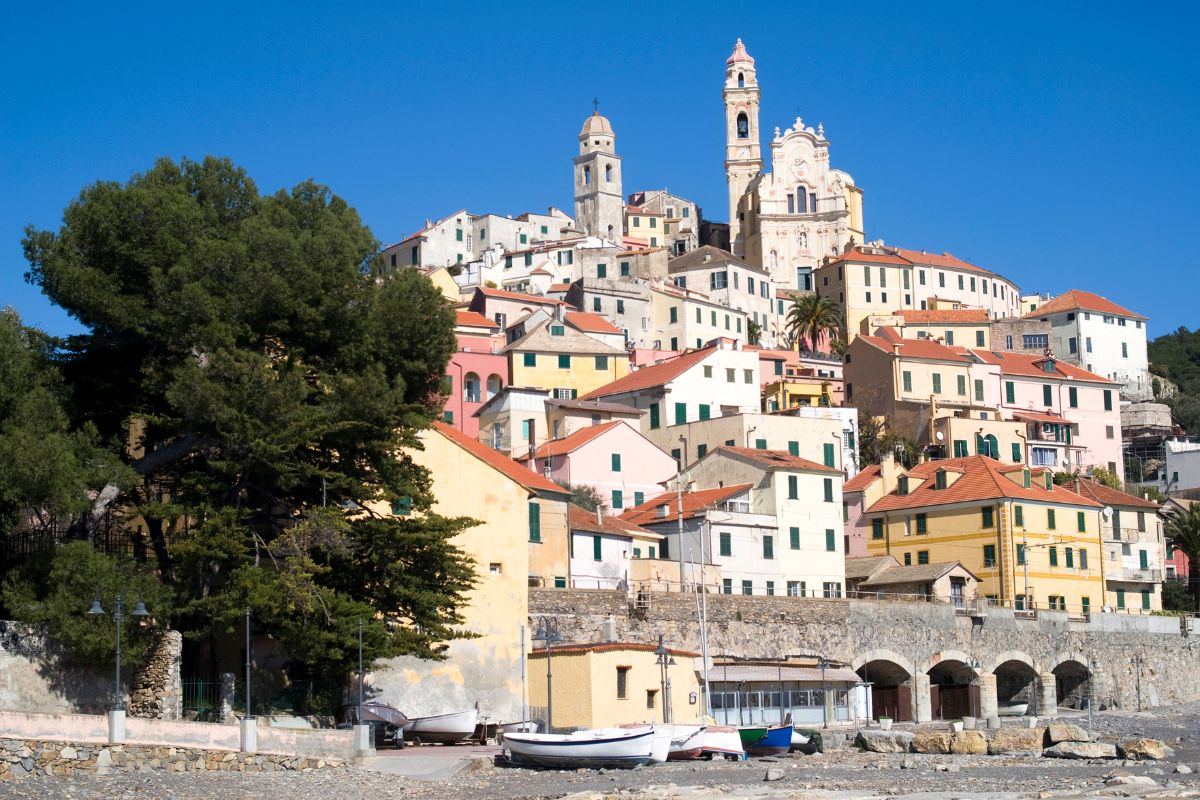 Cervo, il paese dei Corallini è il borgo più romantico e nascosto della Liguria da vedere almeno una volta