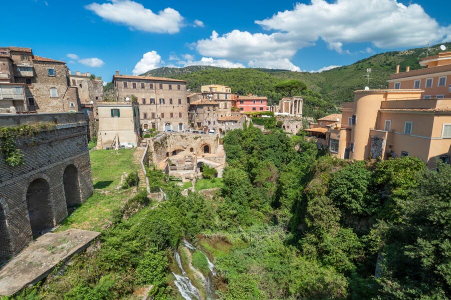 A un’ora da Roma imperatori, cardinali e cascate si incontrano: Tivoli, la città delle tre ville è il capolavoro nascosto vicino alla Capitale