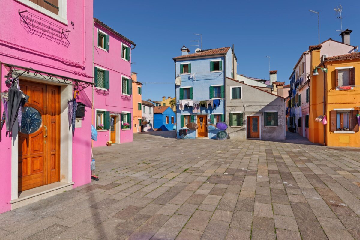 Questi 4 borghi italiani sono diventati celebri per una sola arte: quali sono e dove si trovano