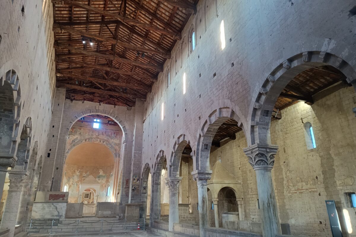Tuscania, Basilica di San Pietro