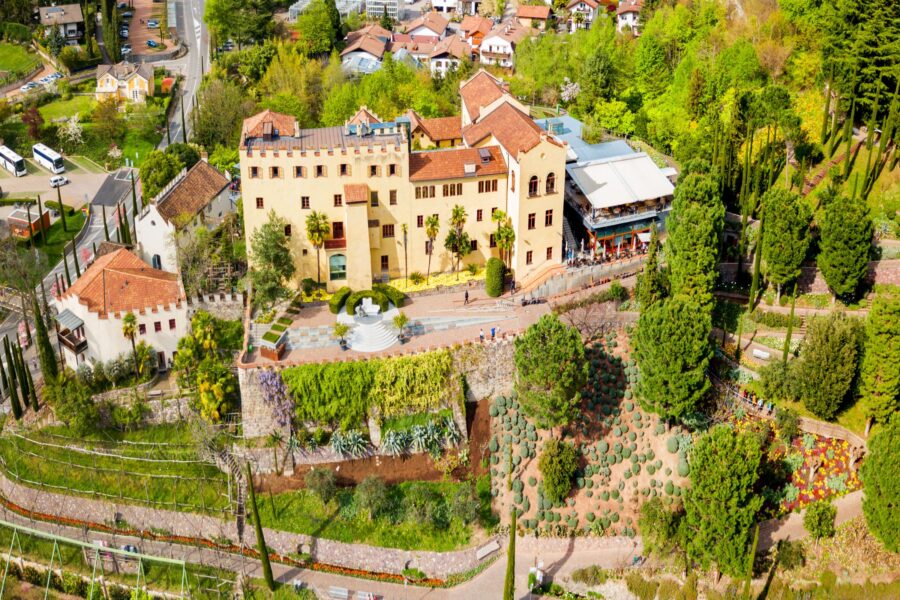 Dalla Pompei dei fiori al giardino di Sissi: questi sono i 4 parchi da vedere in primavera in Italia