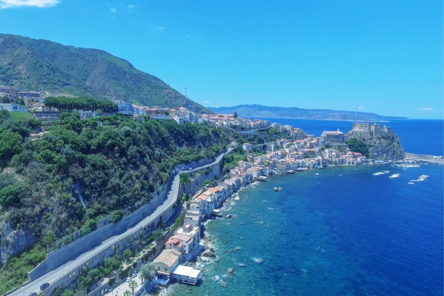 5 borghi sul mare da scoprire in Italia: itinerario tra cartoline sull’acqua che resistono al tempo