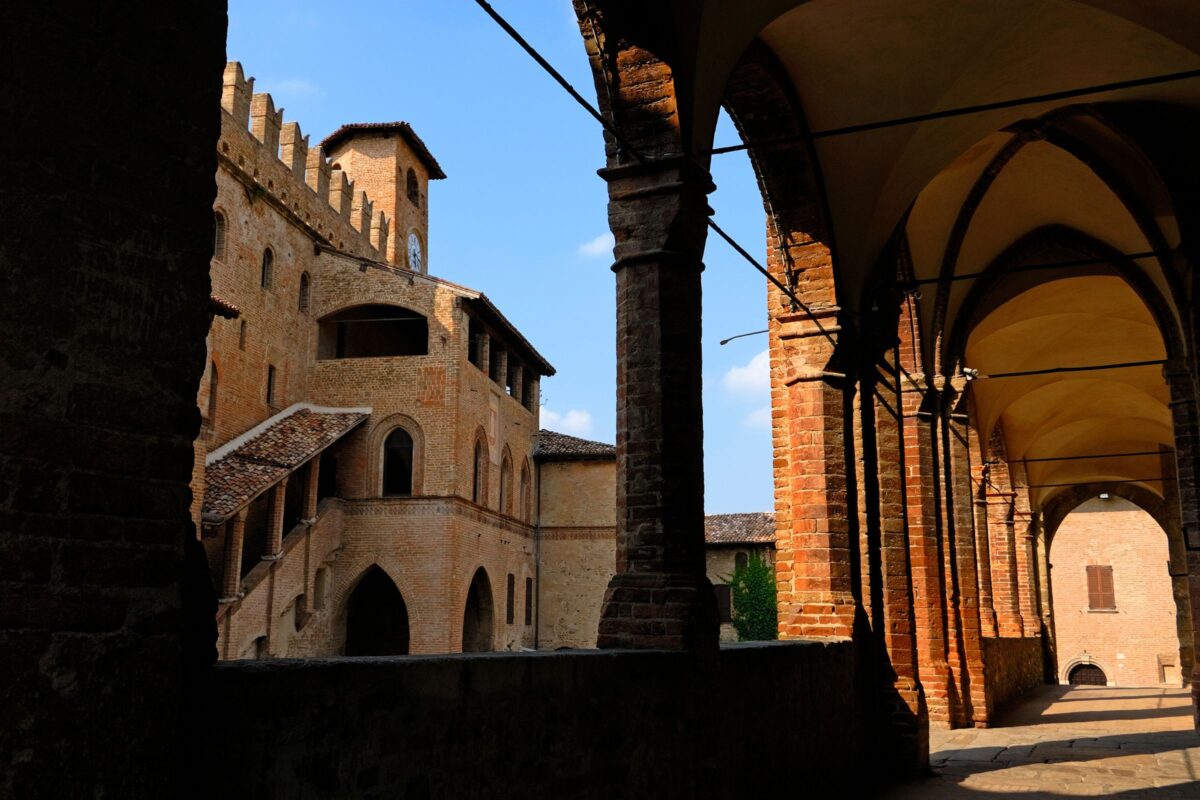 Questo borgo di pietra è la fuga d’autunno in Italia segreta e romantica lontano dalle solite mete
