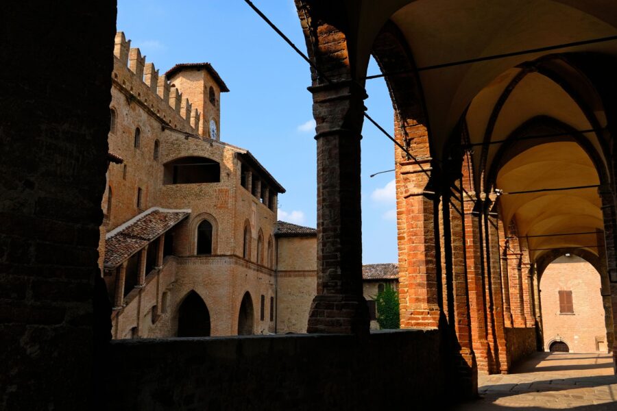 Questo borgo di pietra è la fuga d’autunno in Italia segreta e romantica lontano dalle solite mete