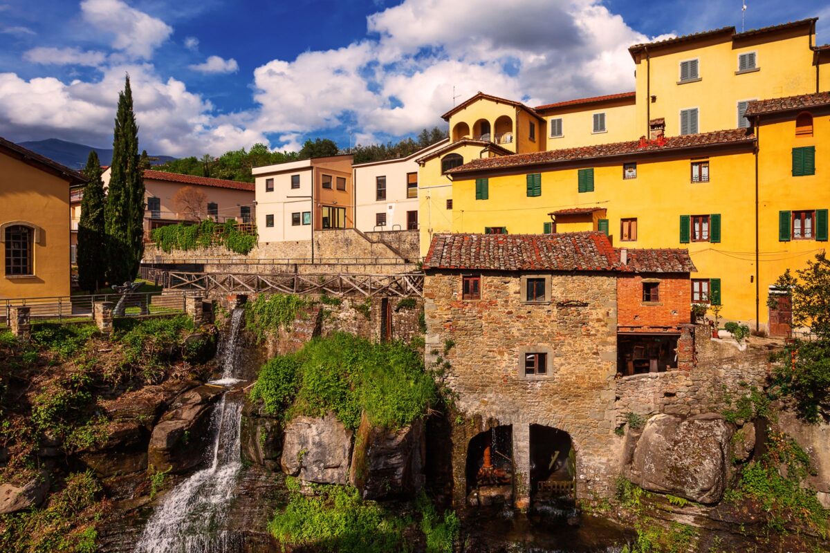 Dove le fiaba esistono davvero: in Toscana c’è un paese del mulino dove il tempo si è fermato (ed è magico da visitare in autunno)