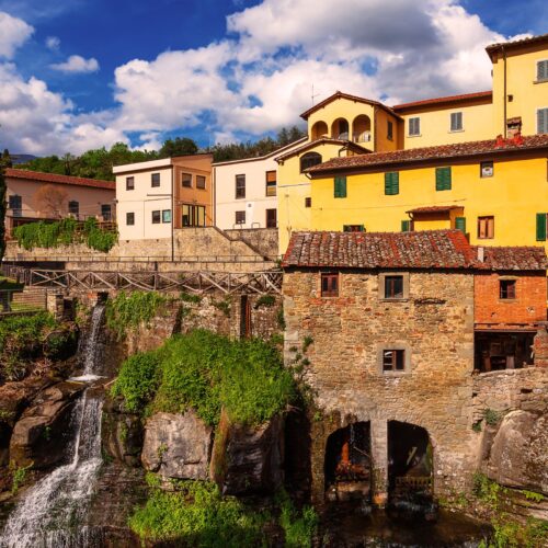 Dove le fiaba esistono davvero: in Toscana c’è un paese del mulino dove il tempo si è fermato (ed è magico da visitare in autunno)