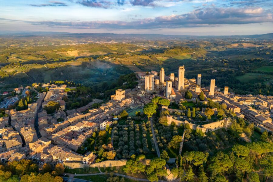 La vera Manhattan del Medioevo si trova tra le colline toscane: sembra una metropoli antica, ma è un borgo minuscolo